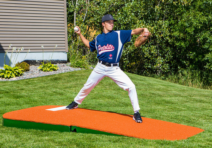 Practice Mound: 2 Delen