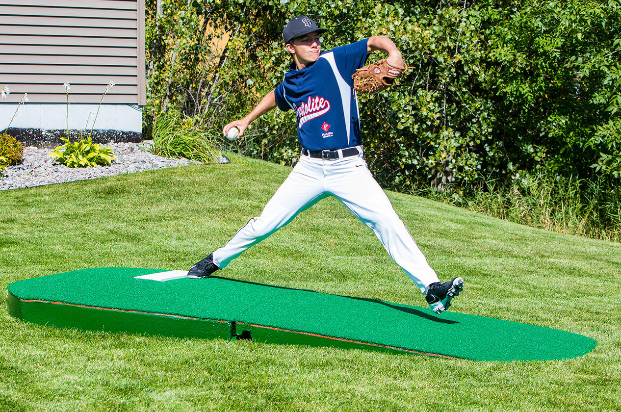 Practice Mound: 2 Delen